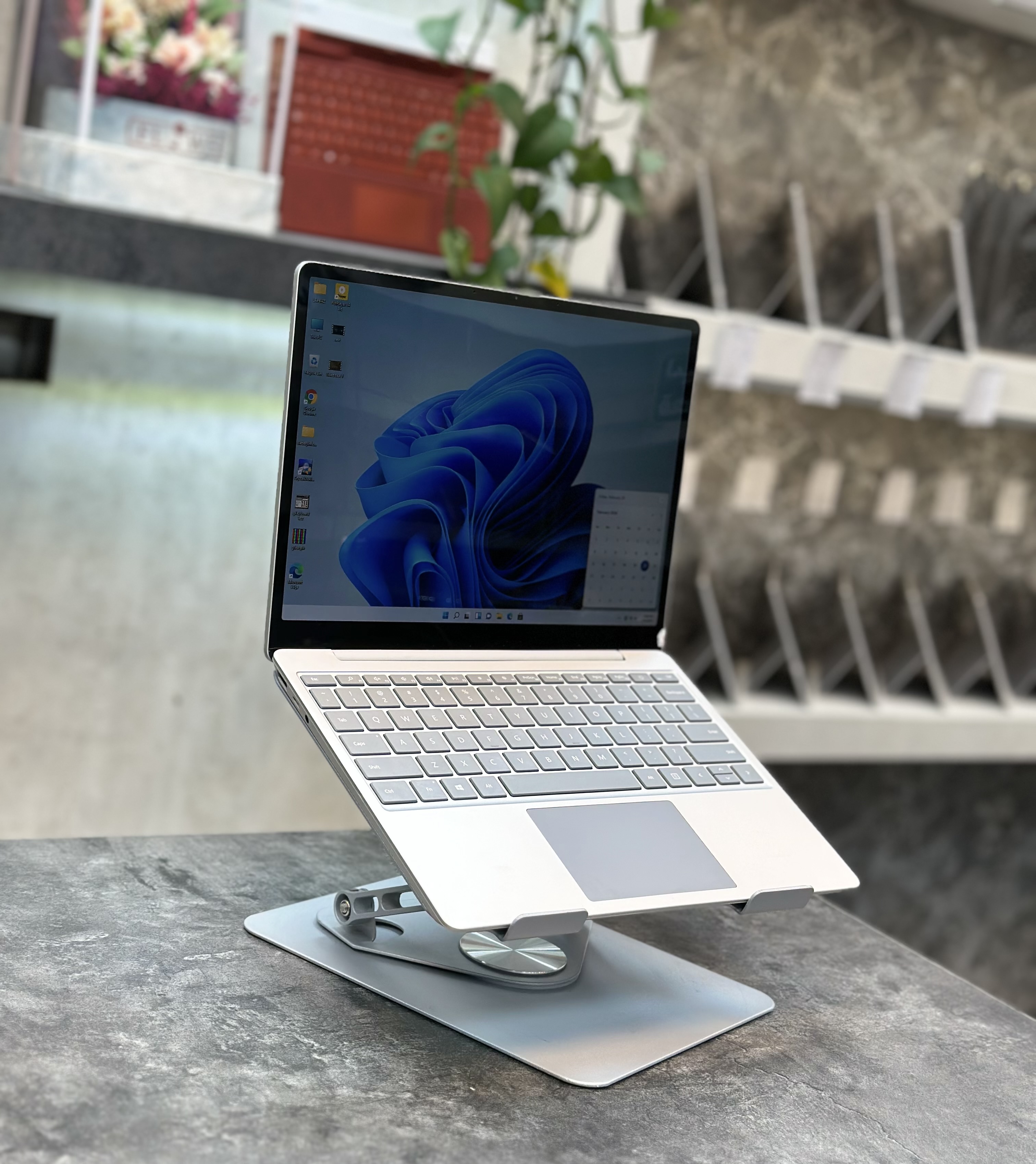 لپتاپMicrosoft Surface Laptop Go1 استوک